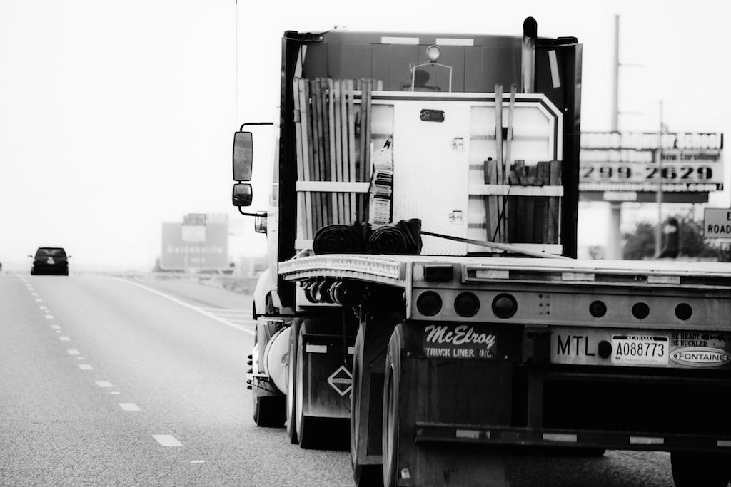 uber for trucking: tractor trailer truck